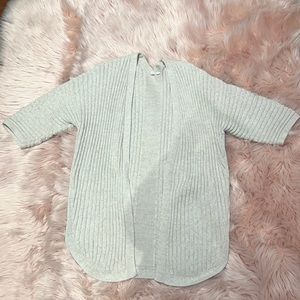 Short sleeve GAP beige / off white cardigan size medium